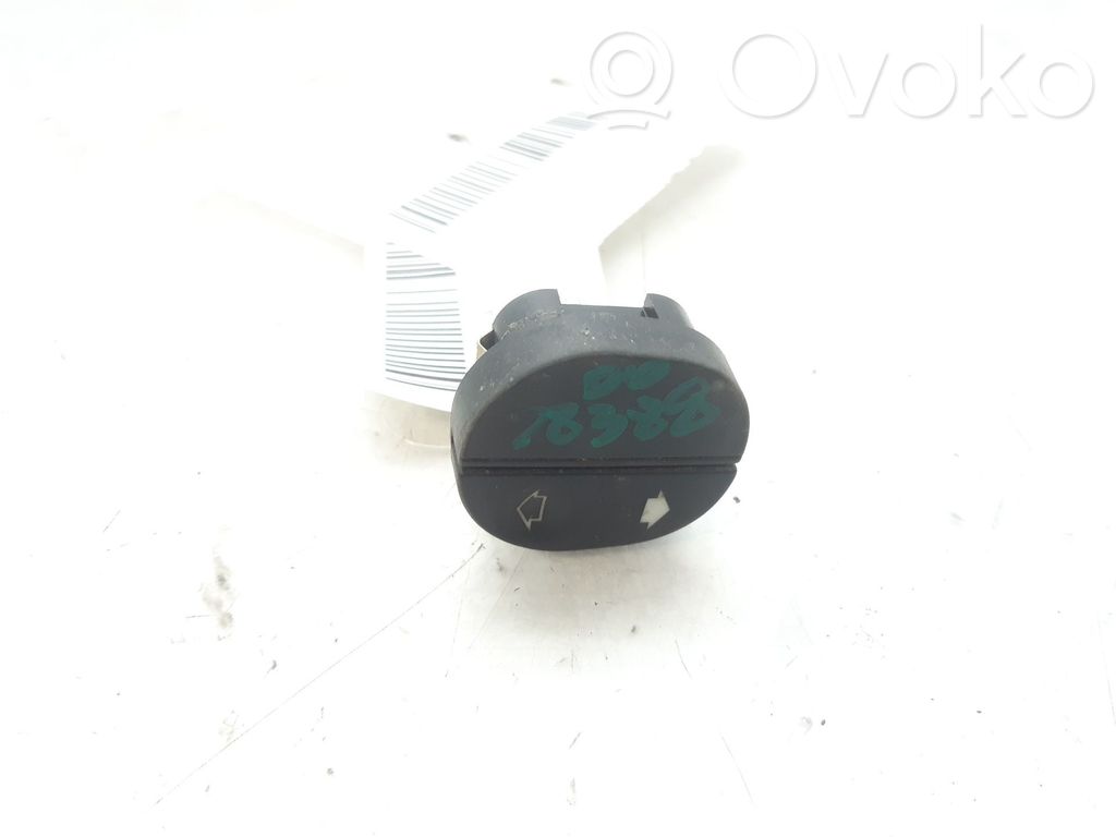 Ford Fiesta Przyciski szyb 