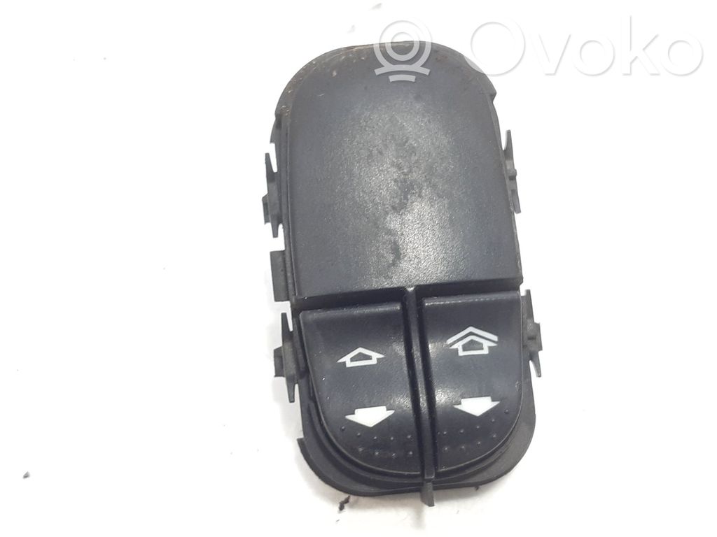 Interruptor del elevalunas eléctrico   YS4T14529AA