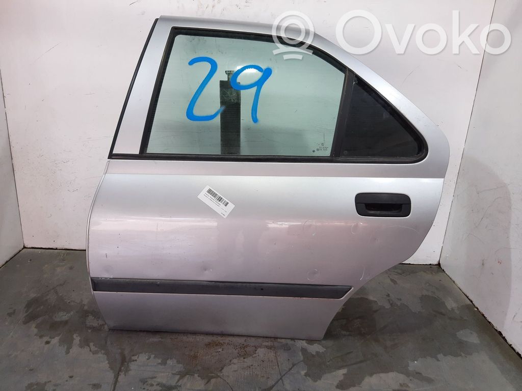 Peugeot 406 Puerta trasera 