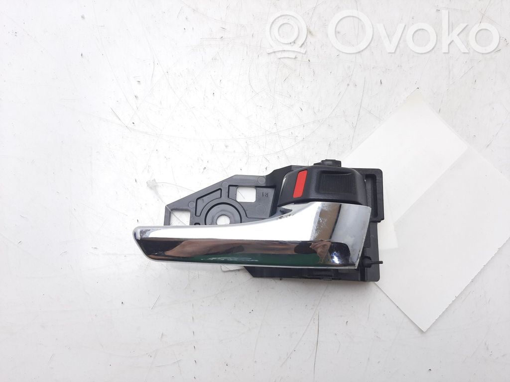 Toyota RAV 4 (XA40) Manecilla interna puerta trasera 