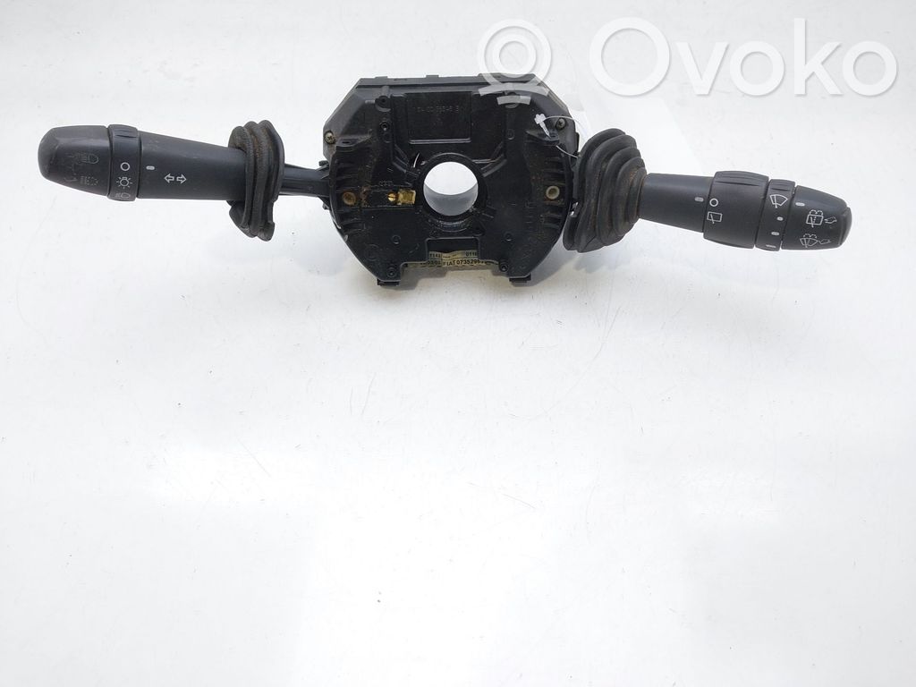 Fiat Stilo Butoane/comutatoare pe volan 