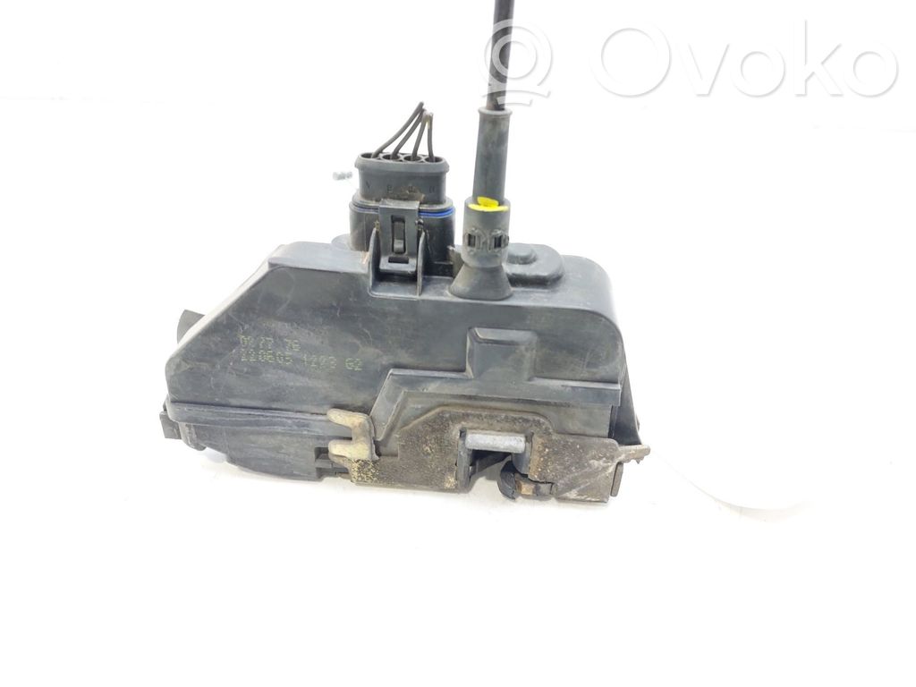 Cerradura de puerta delantera   8200027776