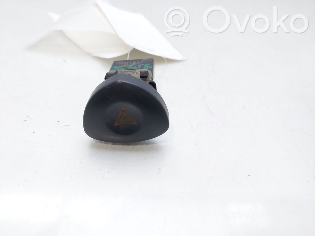 Renault Clio II Botón interruptor de luz de peligro 