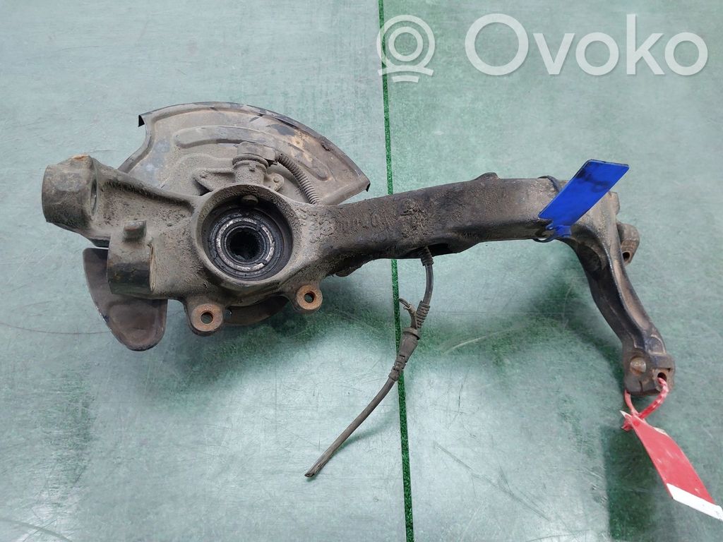 Volkswagen PASSAT B5.5 Zwrotnica koła przedniego 