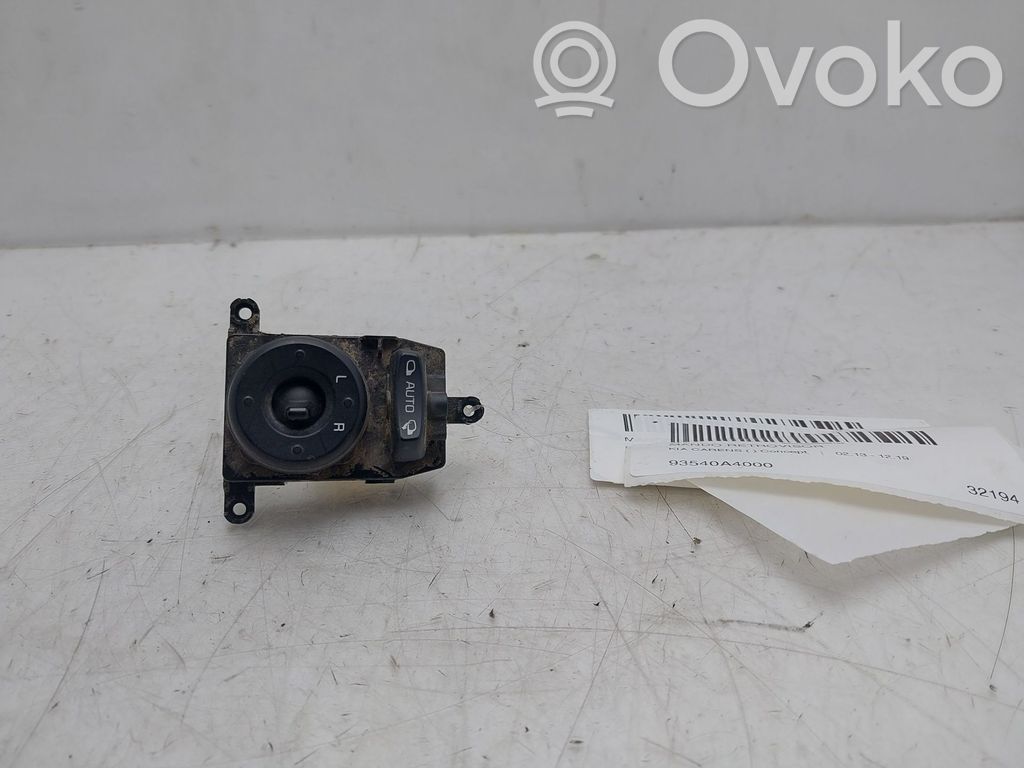 KIA Carens III Wing mirror switch 