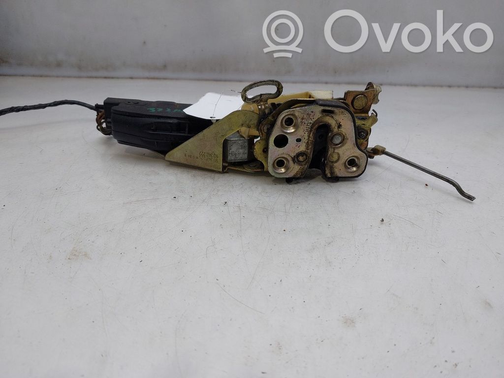 Opel Calibra Priekšpusē slēdzene 
