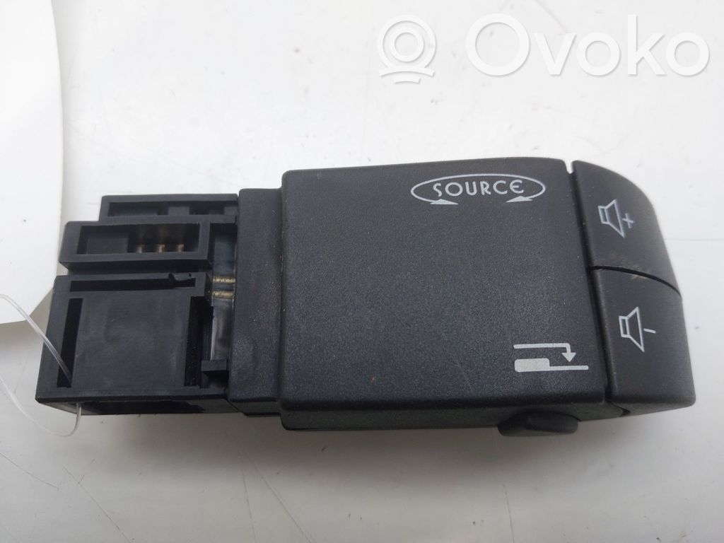 Interruptor de control multifunción   7701049643