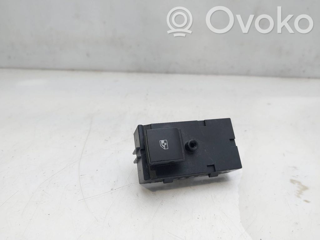 Opel Mokka X Electric window control switch 