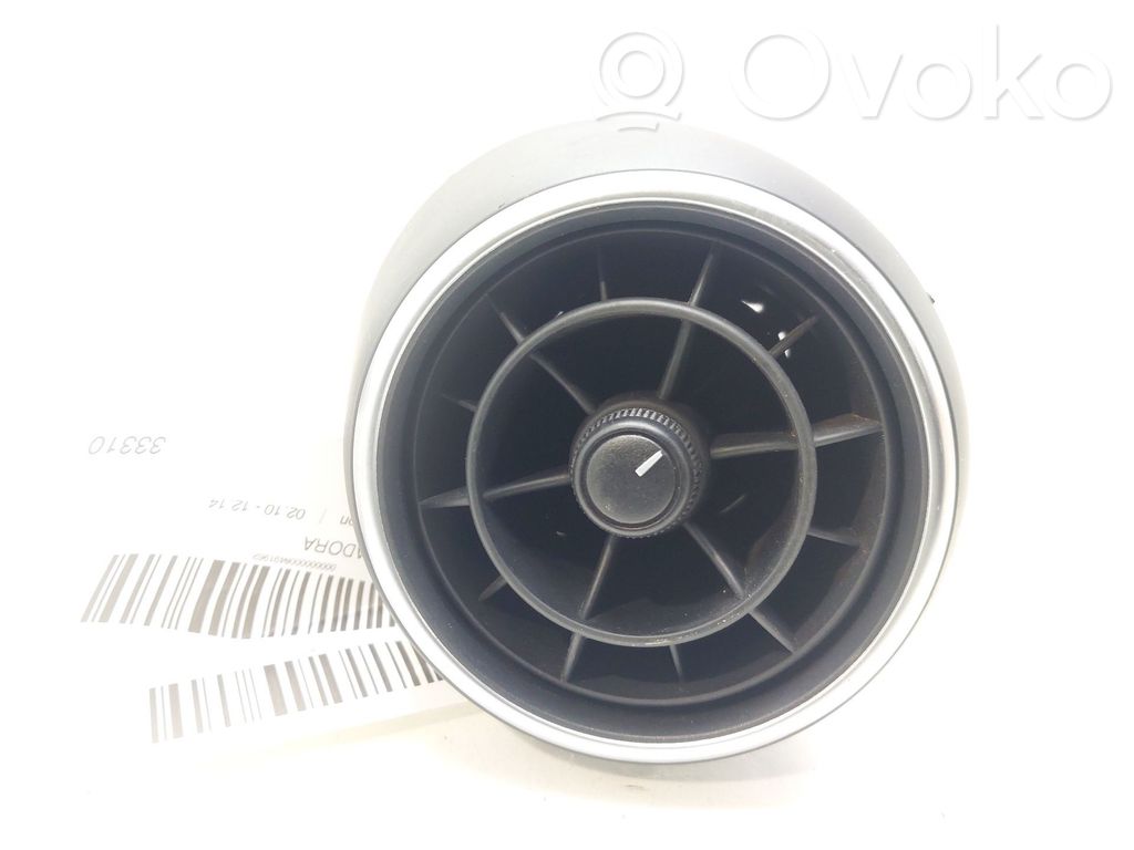 Audi A1 Rejilla de ventilación central del panel 