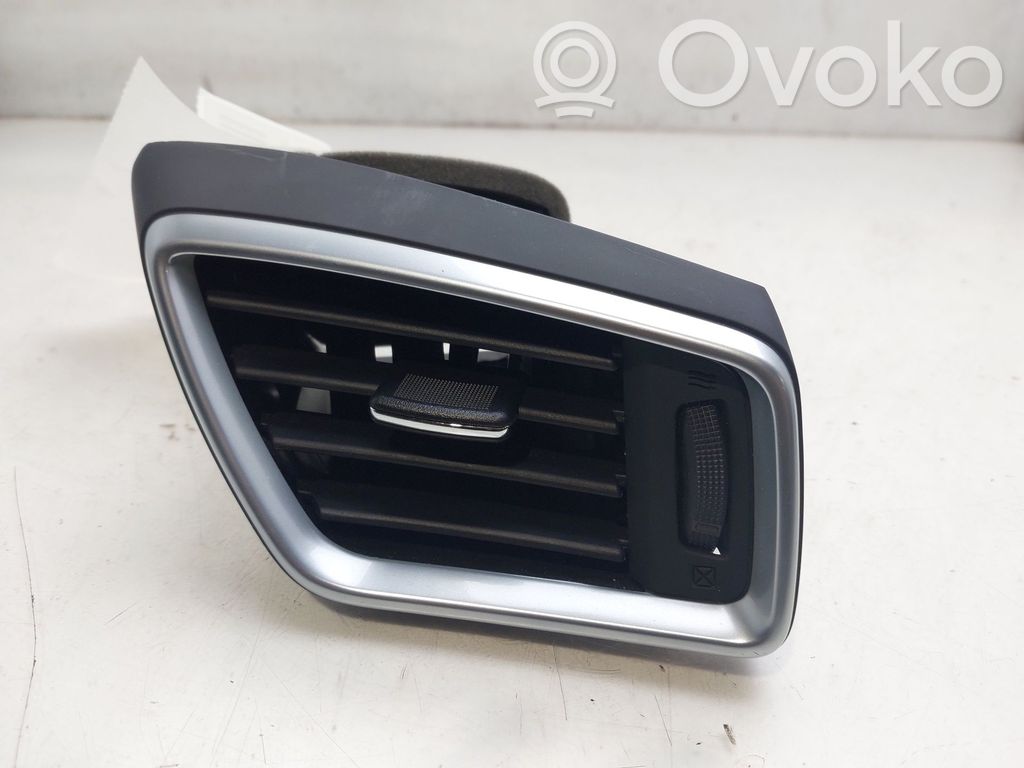 Nissan Qashqai Dysze / Kratki środkowego nawiewu deski rozdzielczej 