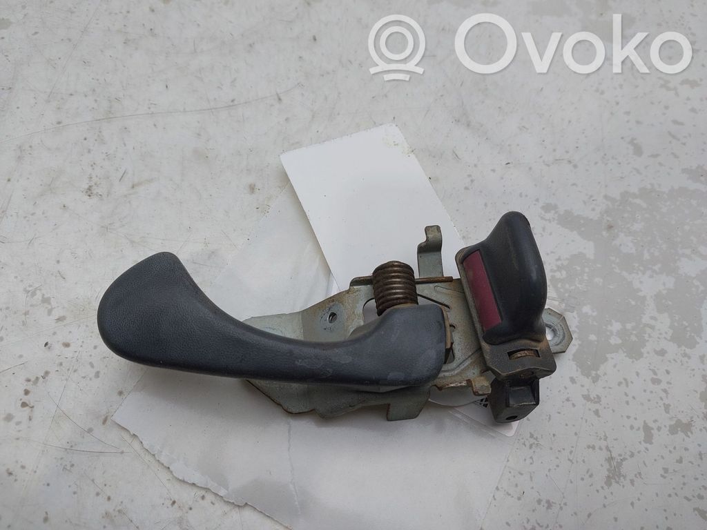 Manecilla interna puerta trasera   MR144546