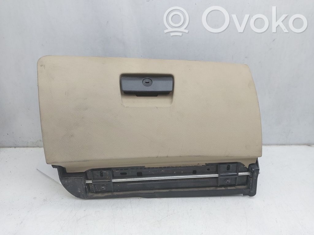 Guantera   51167120408