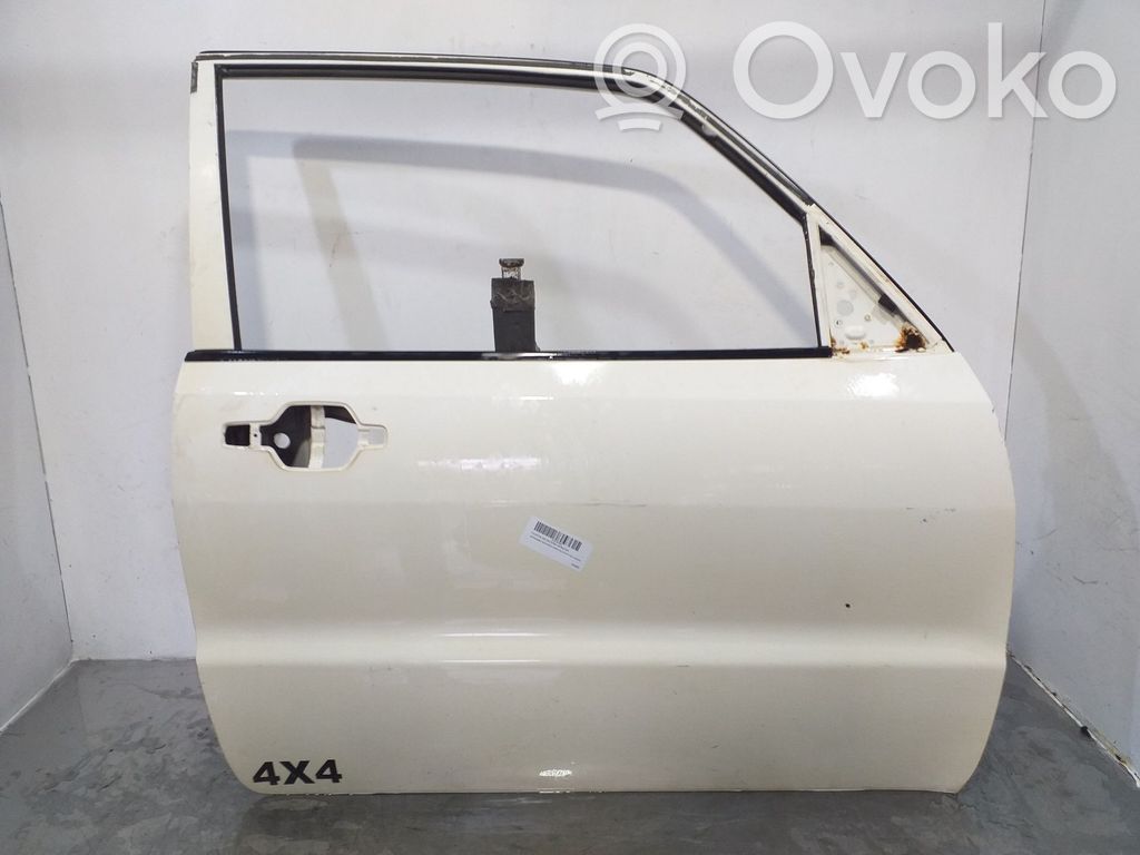Mitsubishi Montero Puerta delantera 