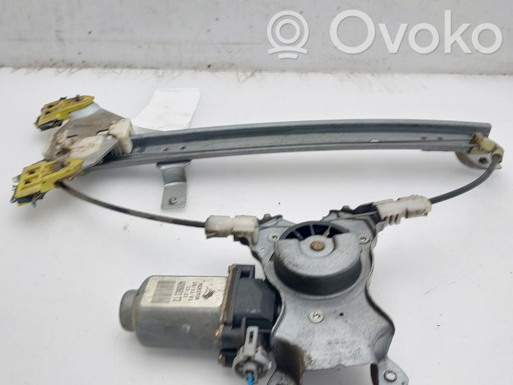 Nissan Almera Tino Macara geam spate manuală 