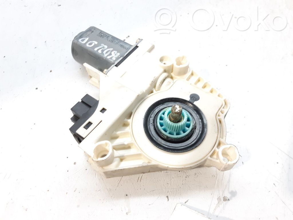 Motor del regulador de la ventanilla de la puerta delantera   4F0959802B