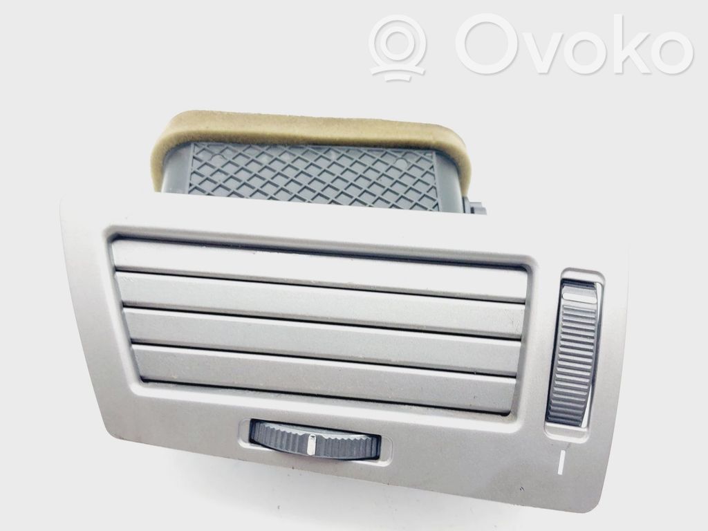 Rejilla de ventilación central del panel   64226943005