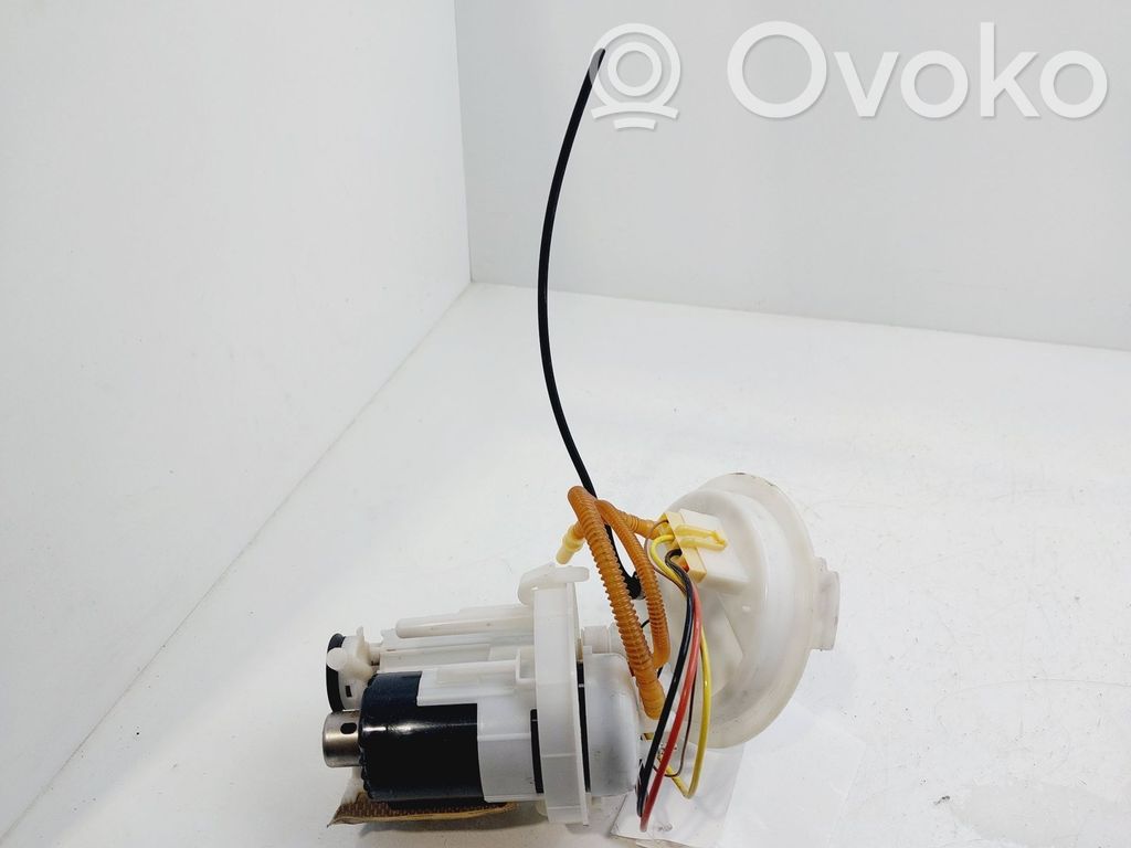 Audi A4 S4 B9 Bomba interna de combustible 