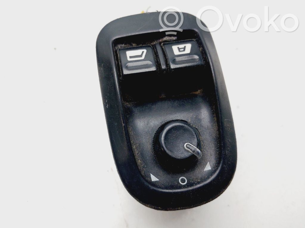 Peugeot 206 Przyciski szyb 