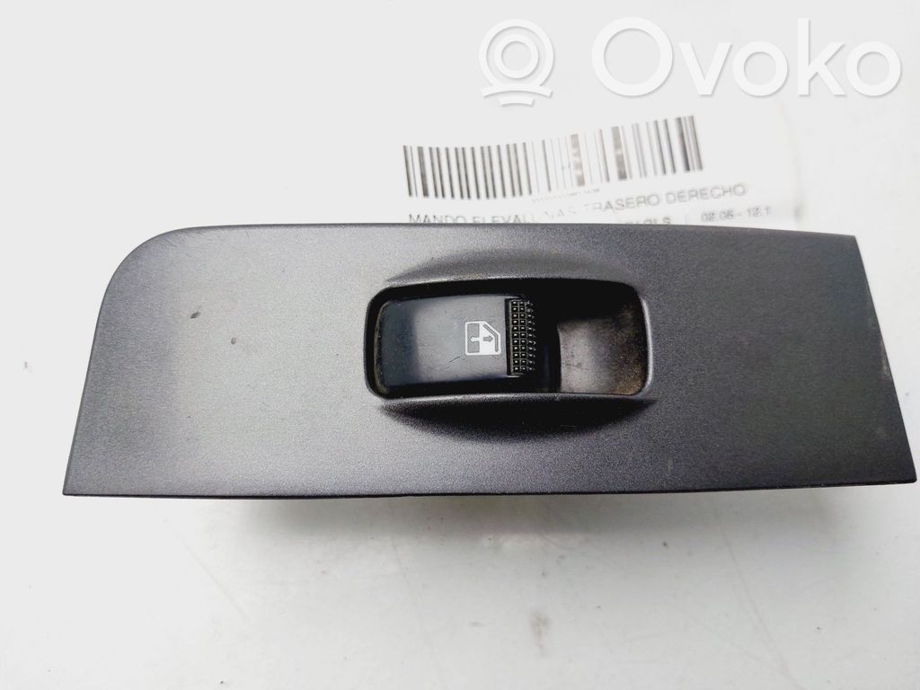 Electric window control switch   9358017510