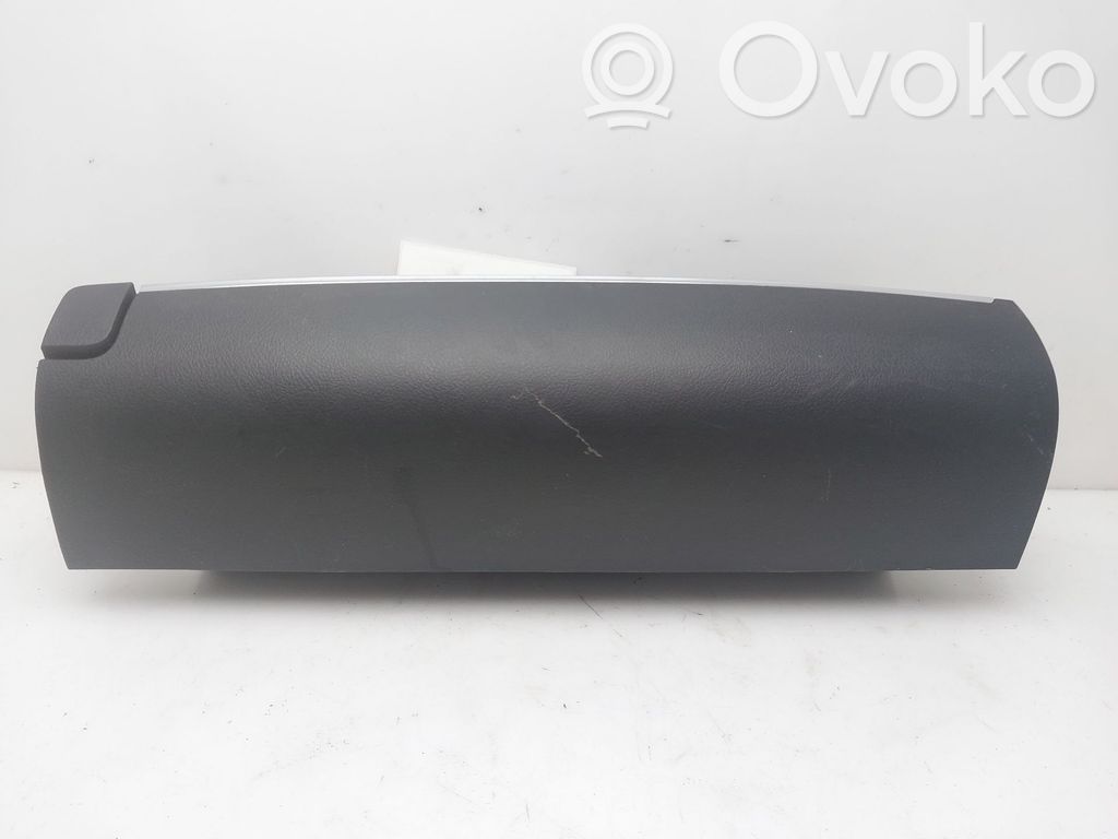 Toyota Verso Guantera 