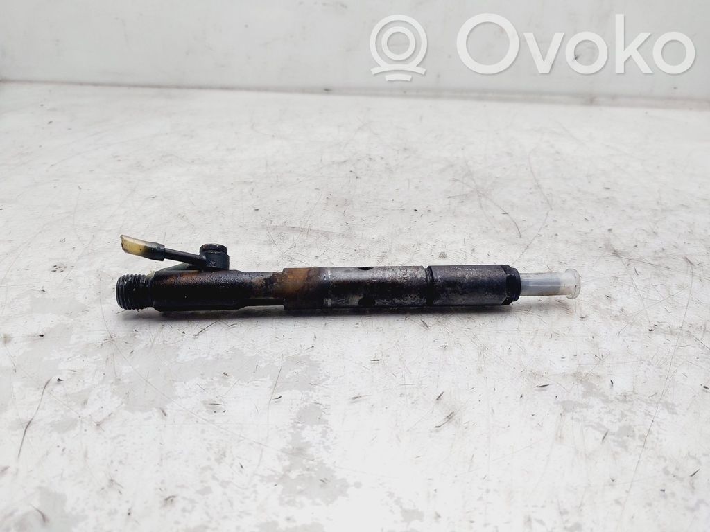 KIA Carnival Inyector de combustible 