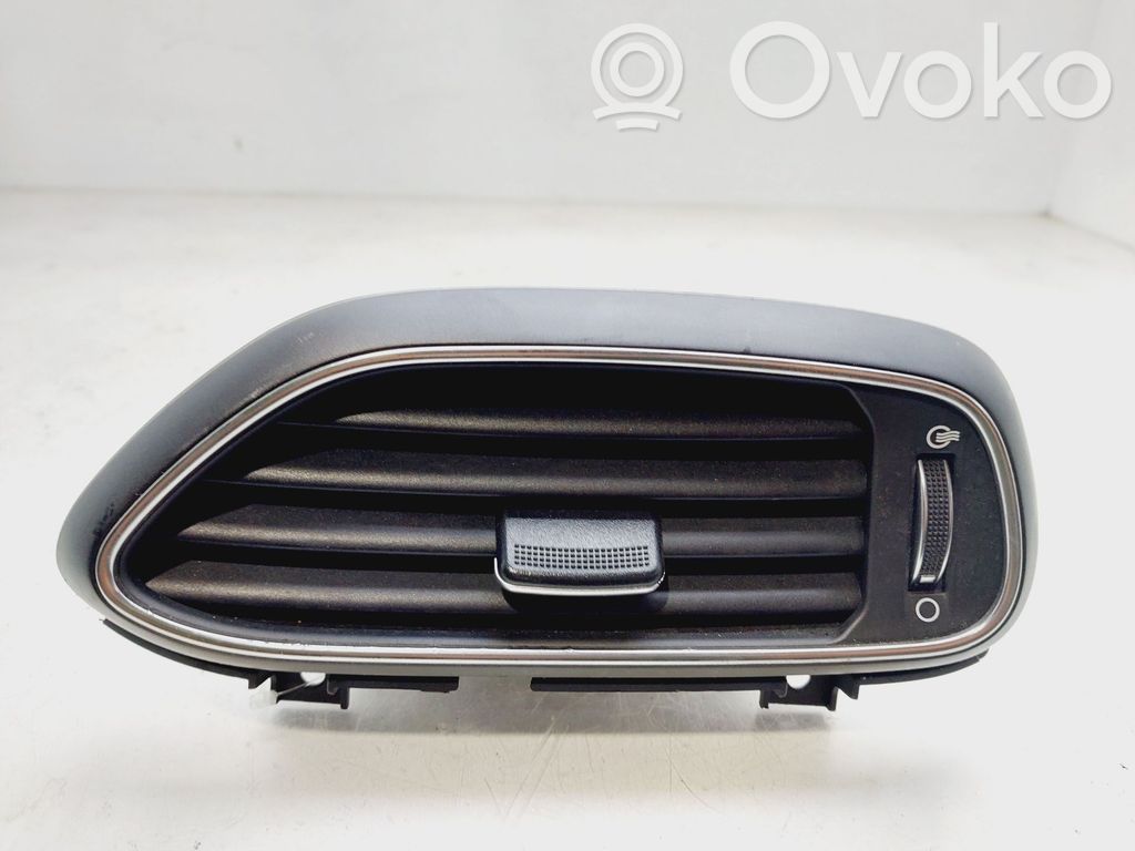 Hyundai i30 Grille d'aération centrale