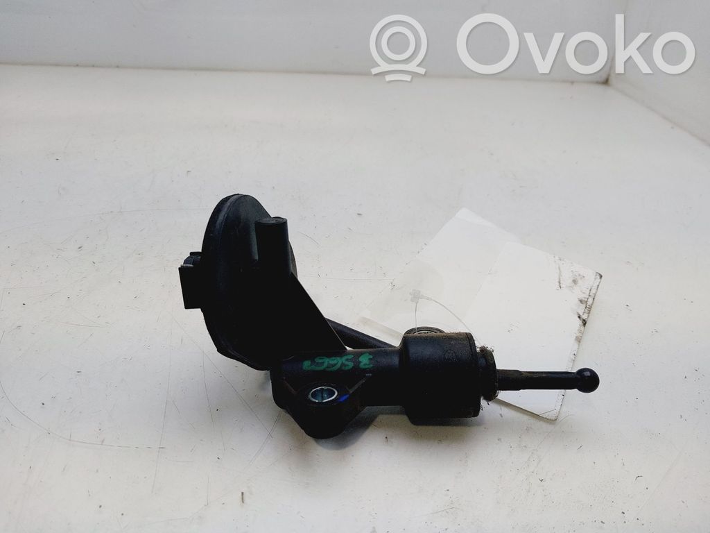Opel Corsa E Kytkimen pääsylinteri 