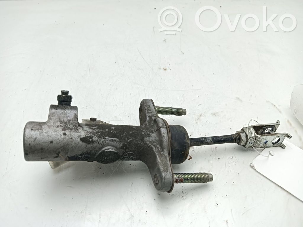 Toyota Hilux (AN10, AN20, AN30) Pompa della frizione