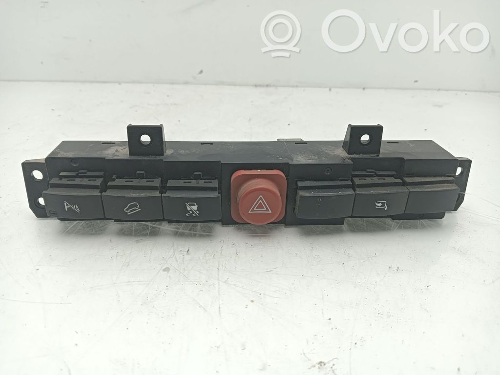 Opel Antara Botón interruptor de luz de peligro 