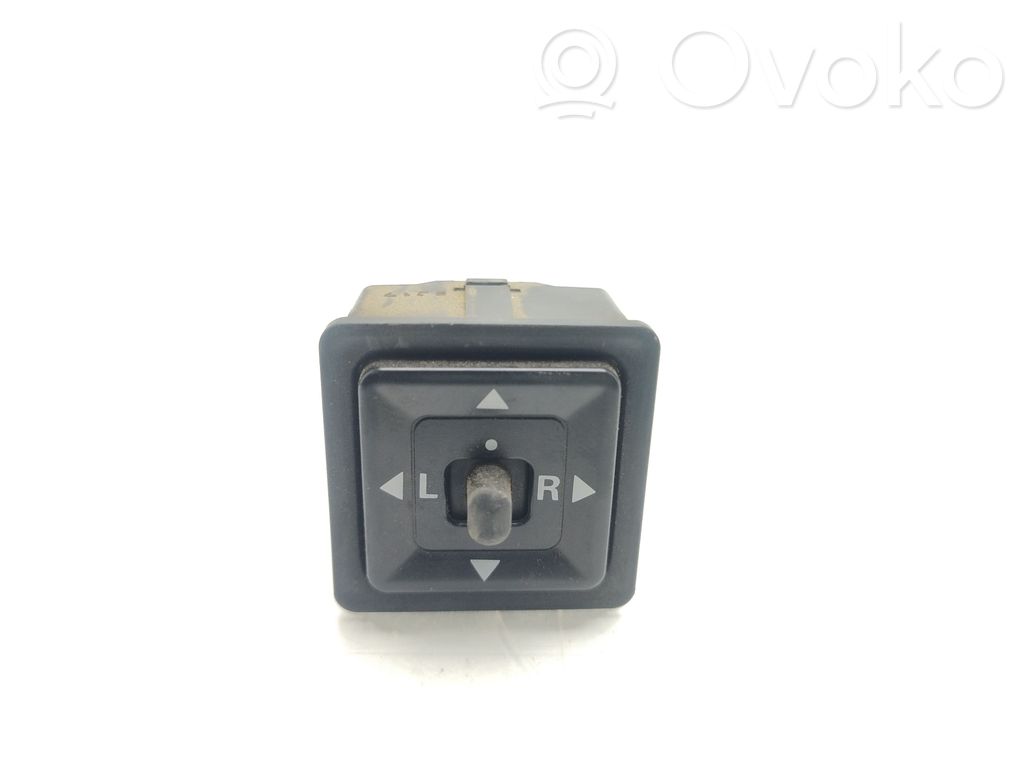 Mitsubishi Montero Interruptor del espejo lateral 