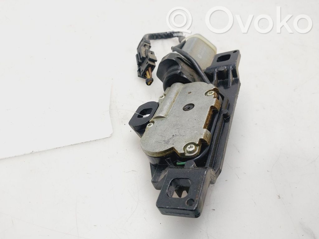 BMW 7 E65 E66 Motor încuietoare portbagaj 