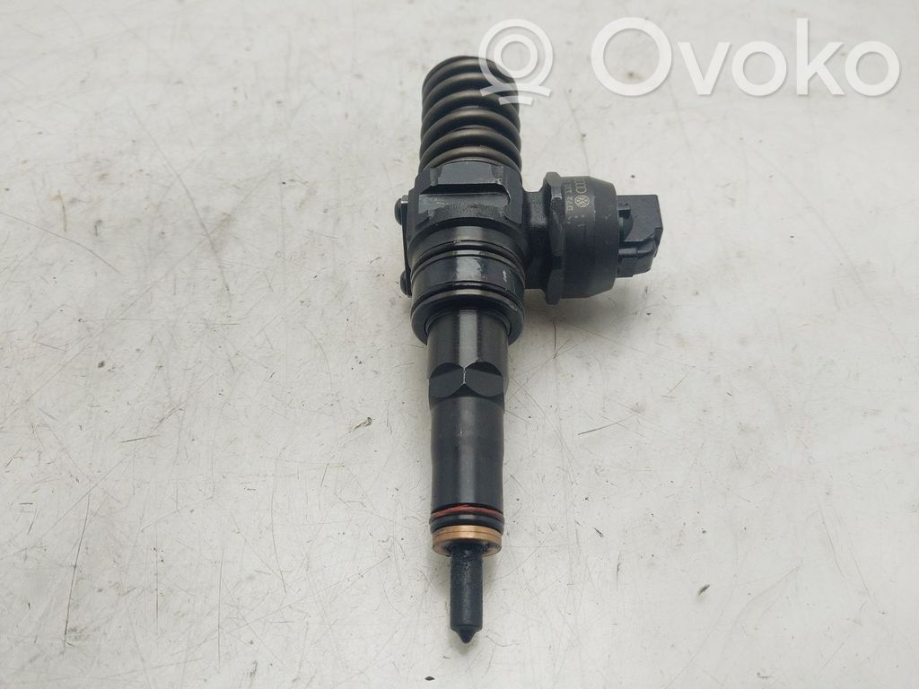 Volkswagen Touareg I Injector combustibil 