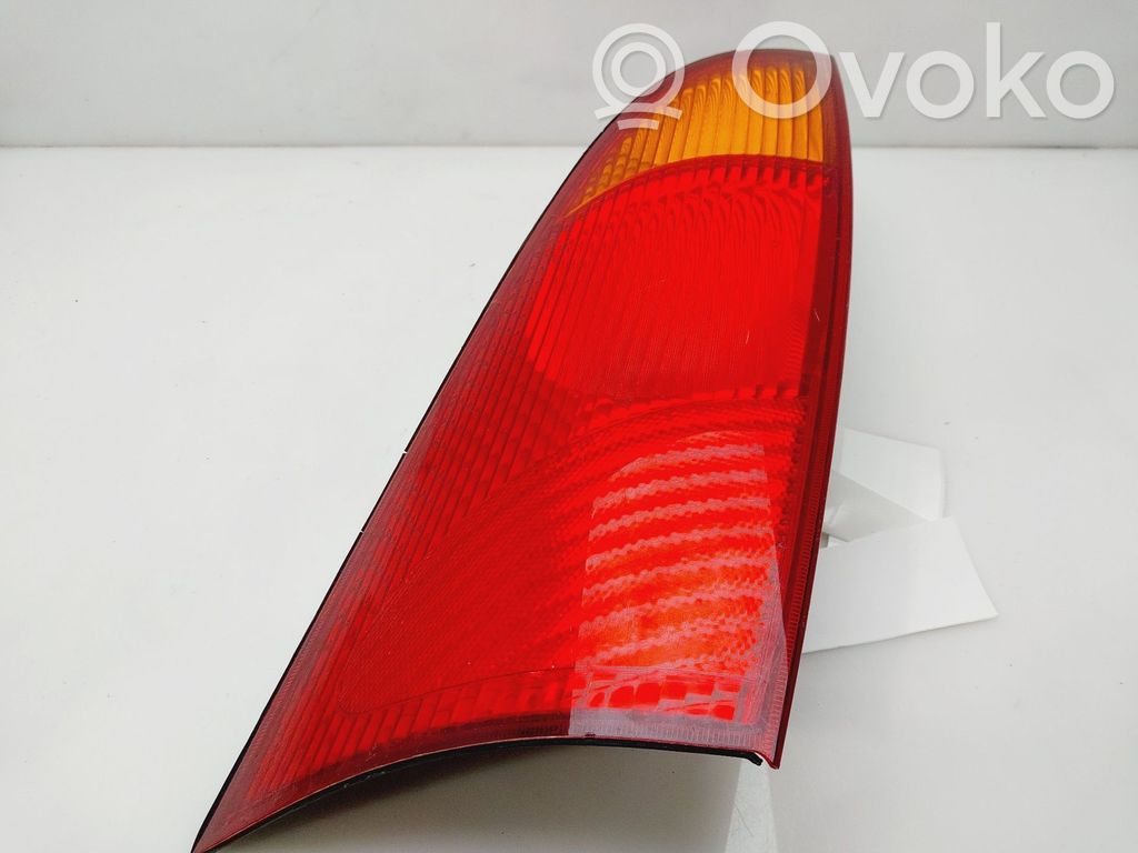 Ford Focus Luz trasera/de freno 