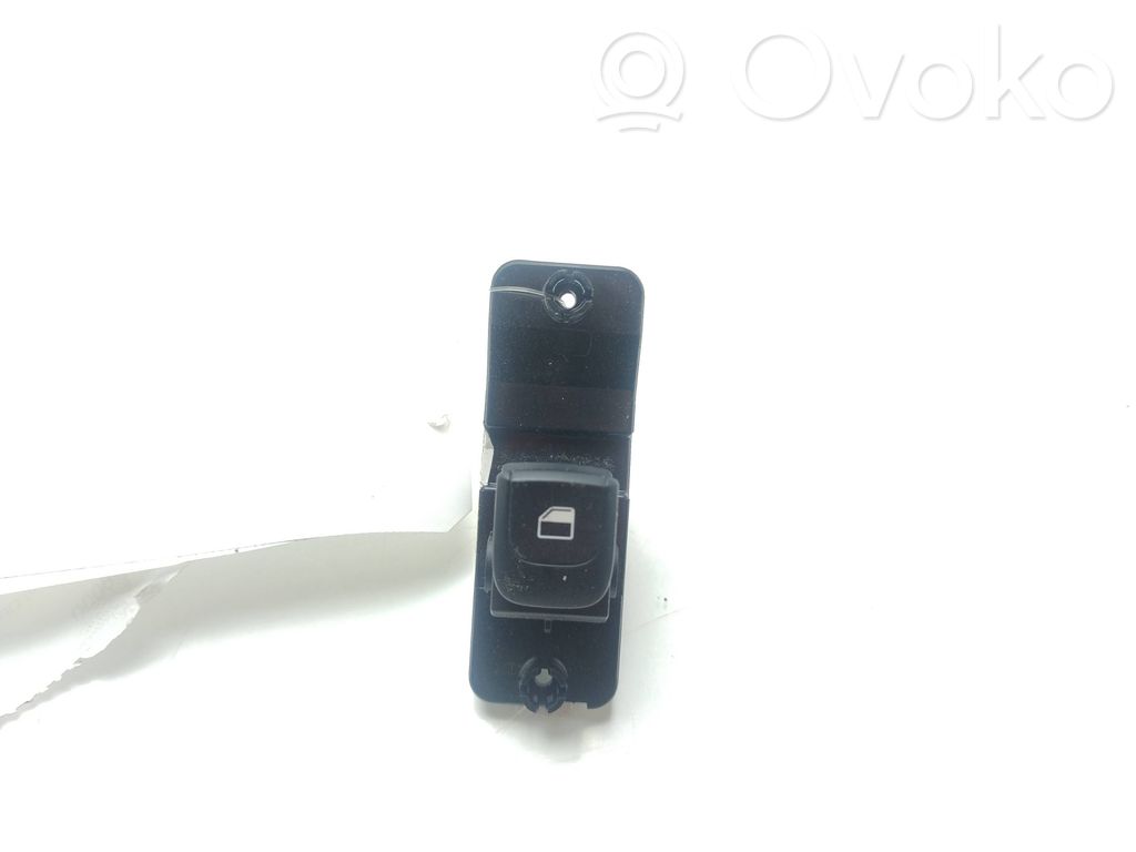 Electric window control switch   93580H8000