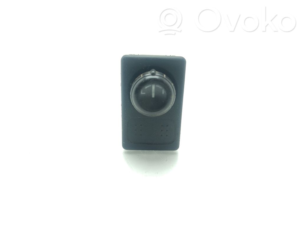 Nissan X-Trail T30 Interruptor del espejo lateral 