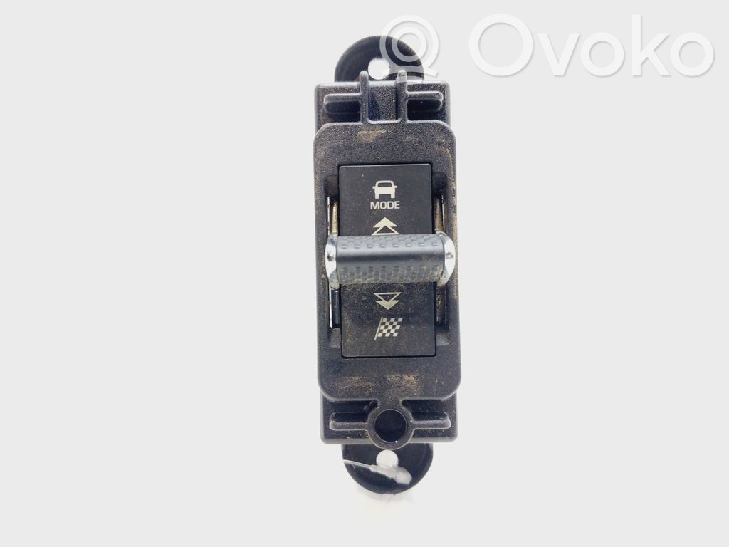 Interrupteur / bouton multifonctionnel   J9C314B596AB