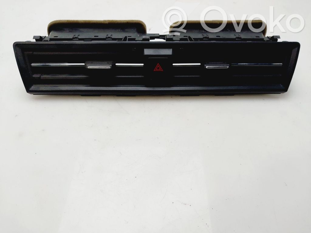 Seat Arona Dysze / Kratki środkowego nawiewu deski rozdzielczej 