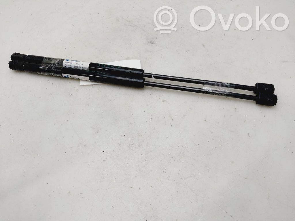 Amortyzator klapy tylnej bagażnika   JB450350