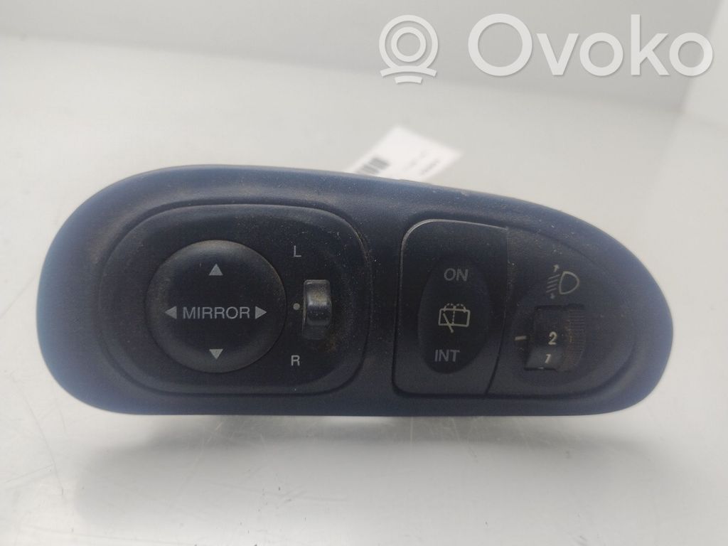 Hyundai Lantra II Interruptor del espejo lateral 