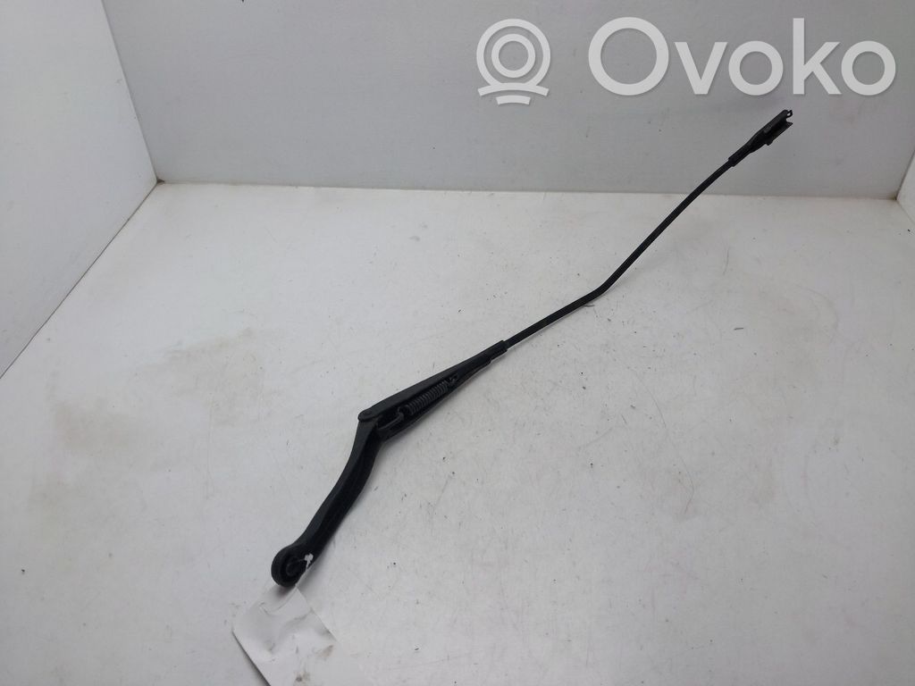 Brazo del limpiaparabrisas delantero   13284134