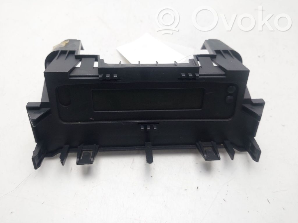 Renault Megane II Screen/display/small screen 