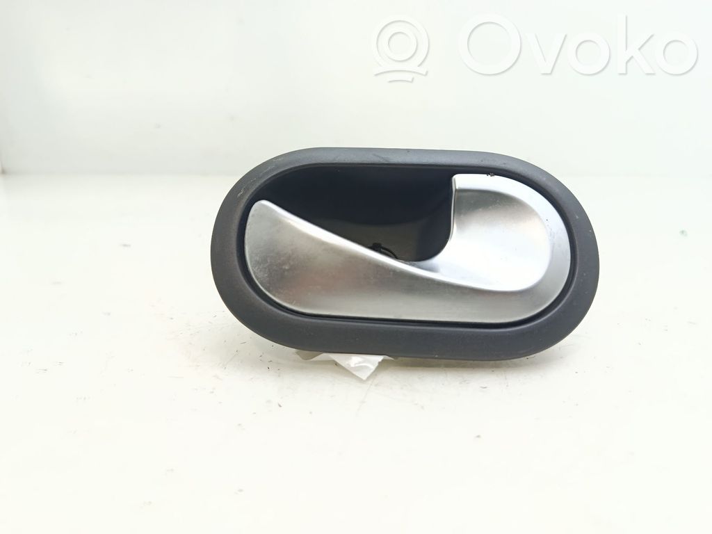 Renault Clio III Manecilla interna puerta delantera 