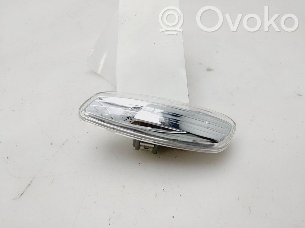Peugeot 207 Front fender indicator light 