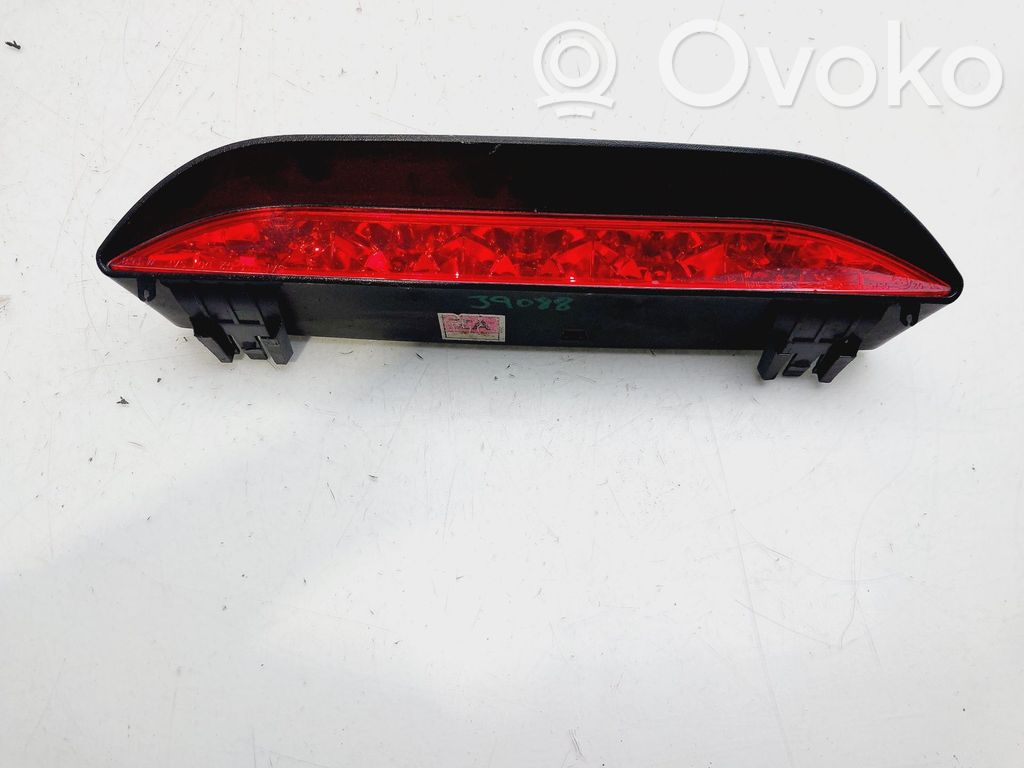 Chevrolet Aveo Third/center stoplight 