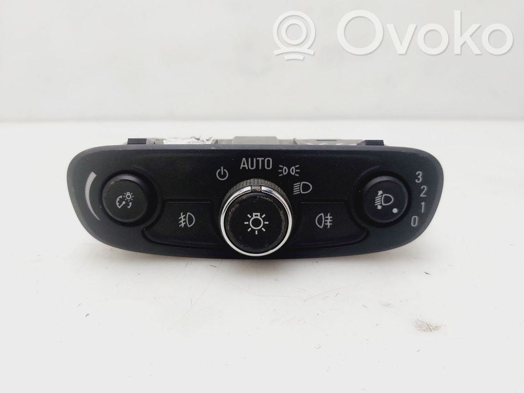 Light switch   22992802