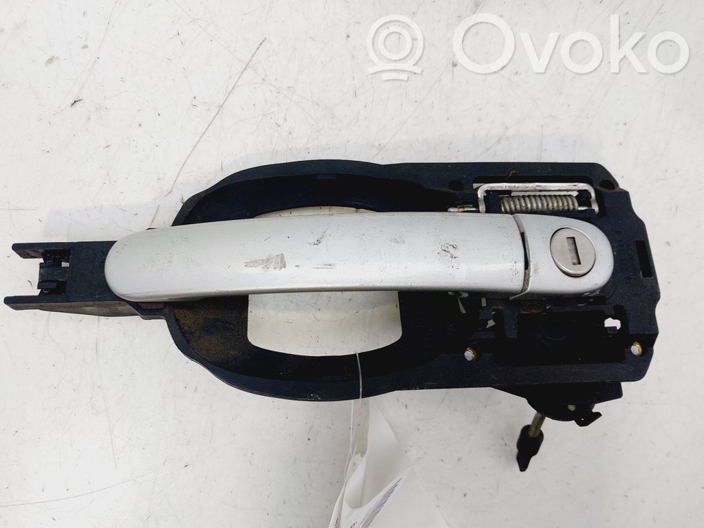 Etuoven ulkokahva   8Z0837885B