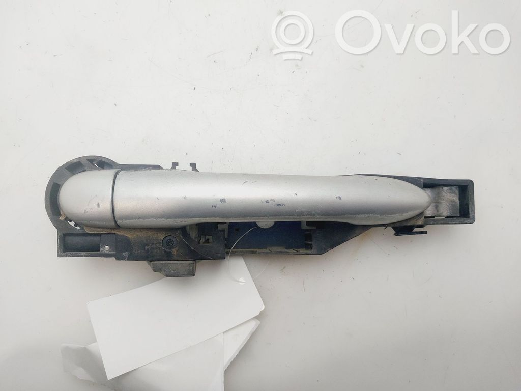 Renault Clio III Manecilla externa puerta trasera 