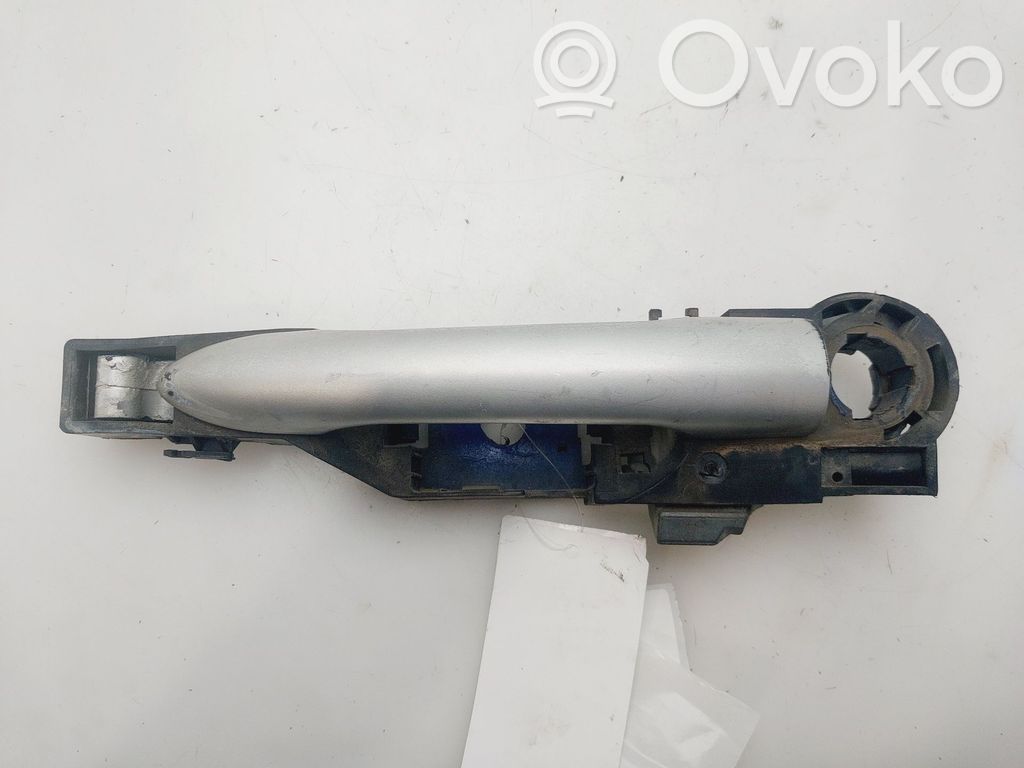 Renault Clio III Manecilla externa puerta trasera 