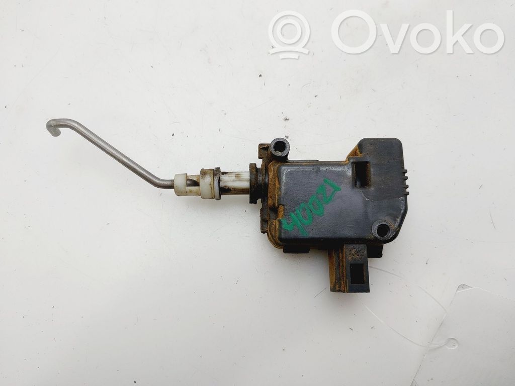 Seat Cordoba (6K) Siłownik zamka tylnej klapy bagażnika 
