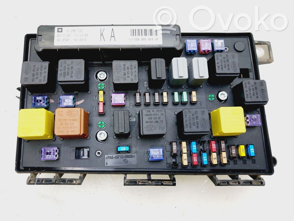 Opel Zafira B Módulo de fusible 
